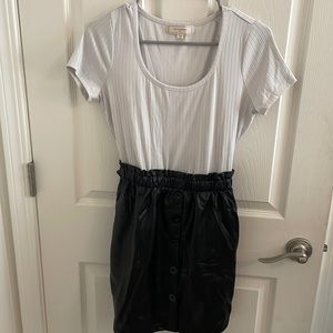 No Comment dress with black button skirt Size Small